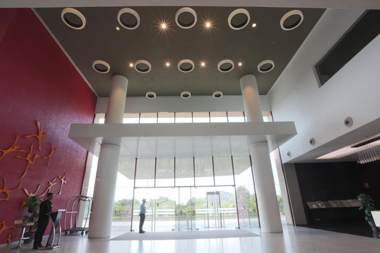מלון אחמדאבאד Ymca International Centre מראה חיצוני תמונה